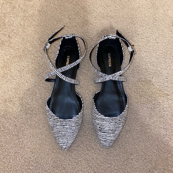 Express black & white sandals. Size 6. - Picture 2 of 7